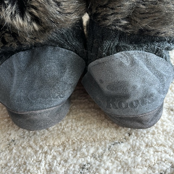Roots Knit & Suede with Rubber Sole Slippers Medium 6 1/2 - 7 1/2 - Picture 3 of 7